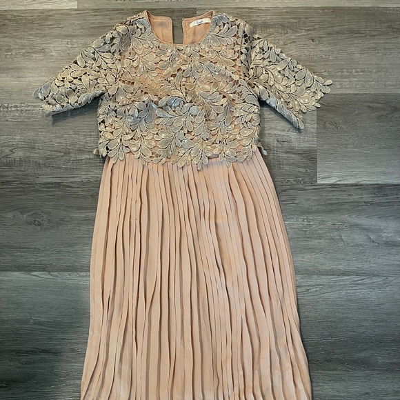 Super cute, shiny floral midi dress. Worn one time. - Picture 2 of 4